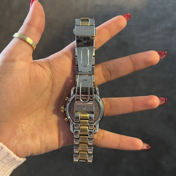 Coach Watch - Picture 4 of 4